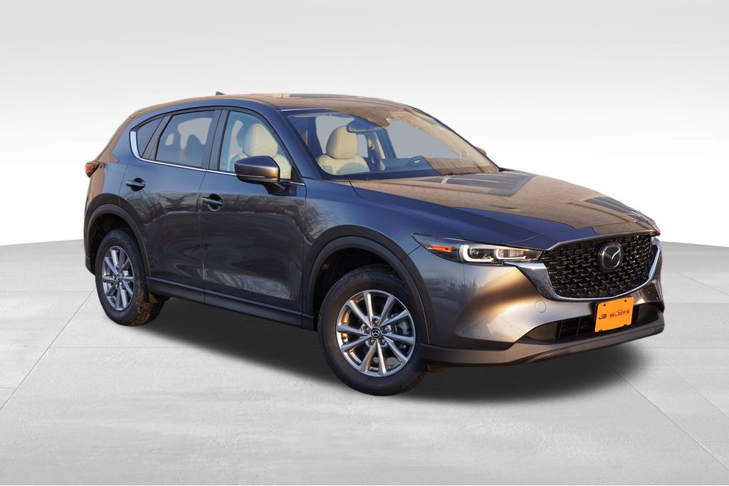 2022 Mazda CX-5 S Preferred package's photo