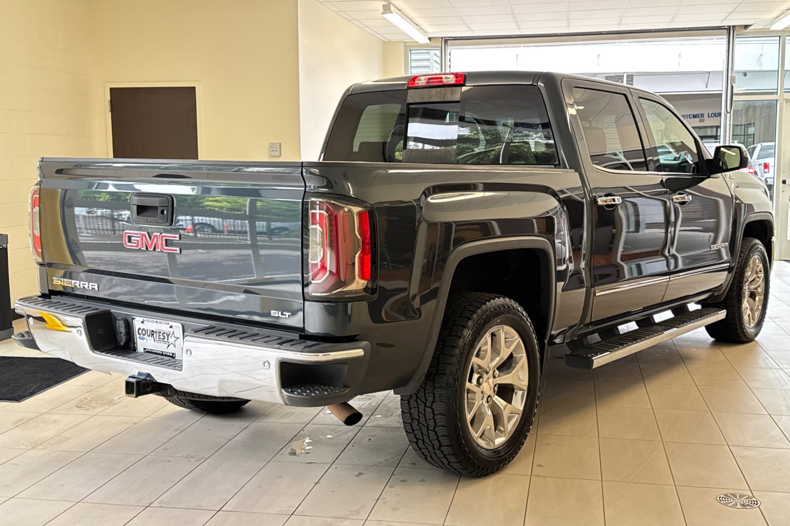 2018 Gmc Sierra 1500 SLT photo 3