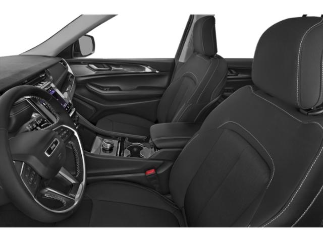 2025 Jeep Grand Cherokee Laredo Altitude photo 9