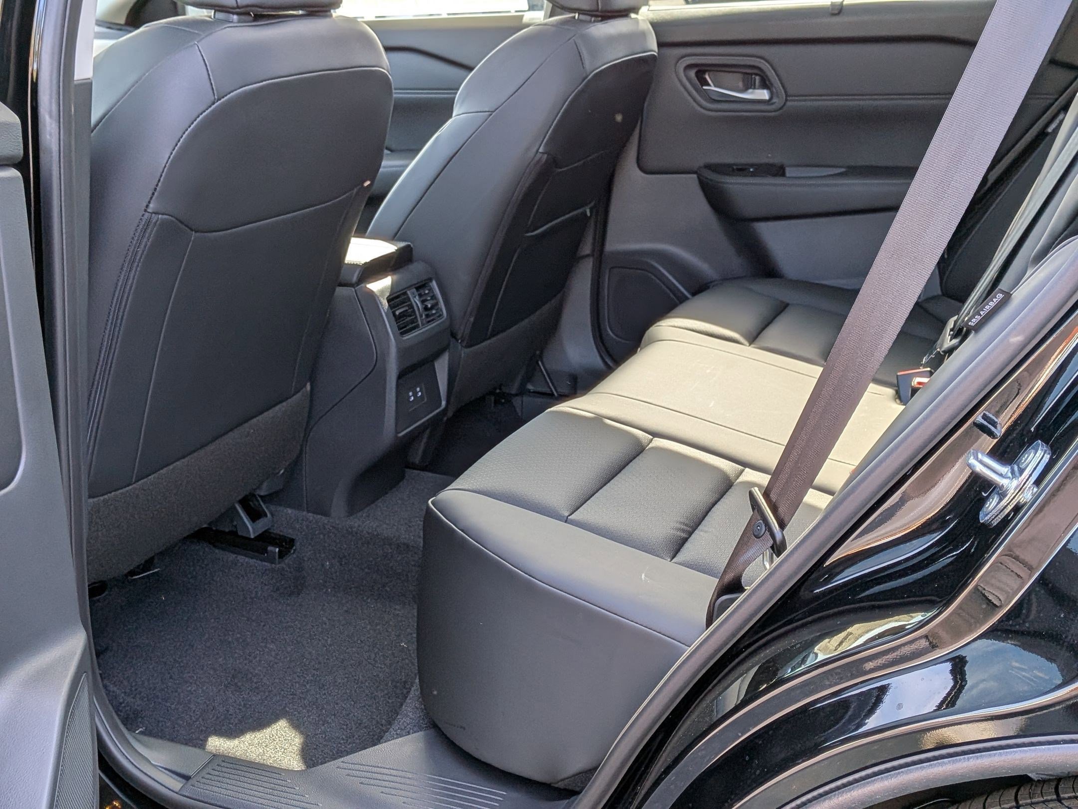 2026 Nissan Rogue SV photo 19