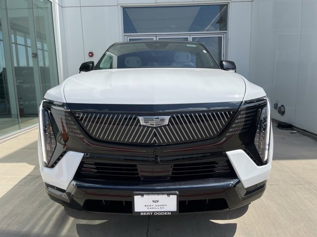 2025 Cadillac Escalade IQ photo 3
