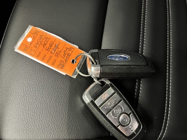 2019 Ford Edge SEL photo 23