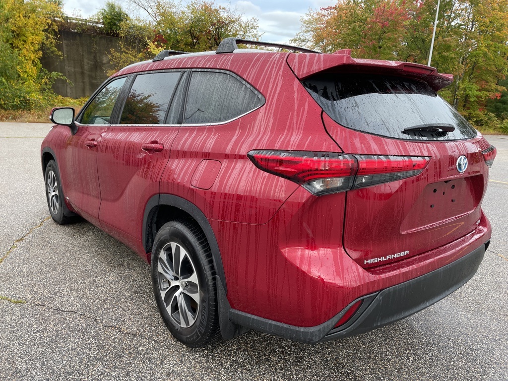 2022 Toyota Highlander Hybrid XLE photo 4