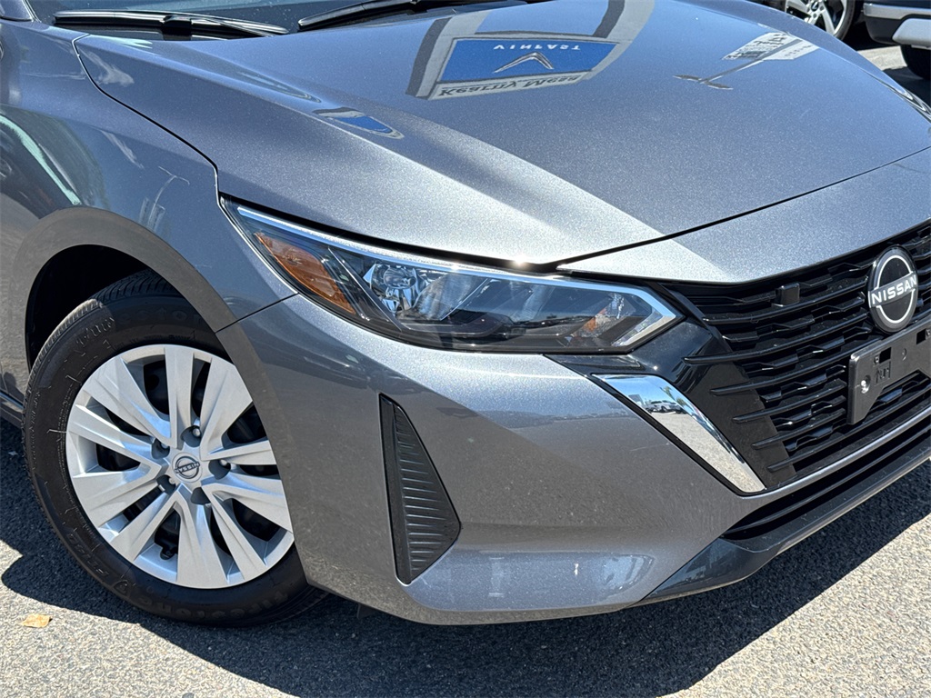 2025 Nissan Sentra S photo 3