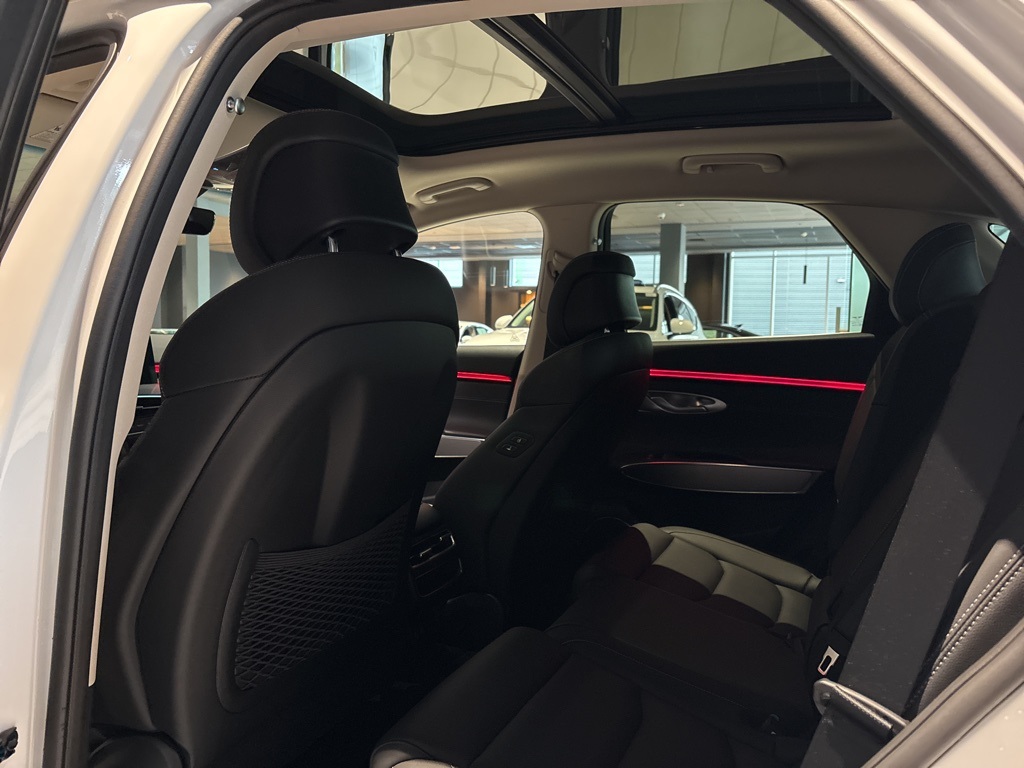 2026 Genesis GV70 2.5T Select photo 9