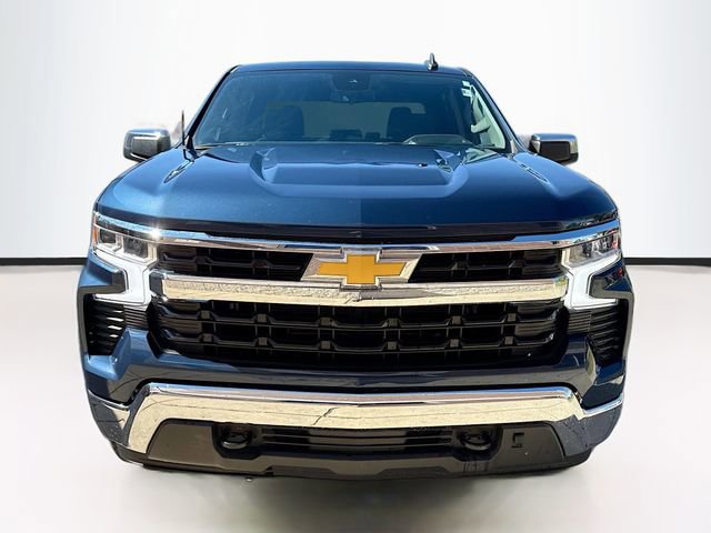 2022 Chevrolet Silverado 1500 LT photo 3