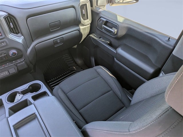 2025 Chevrolet Silverado 2500HD Custom photo 16