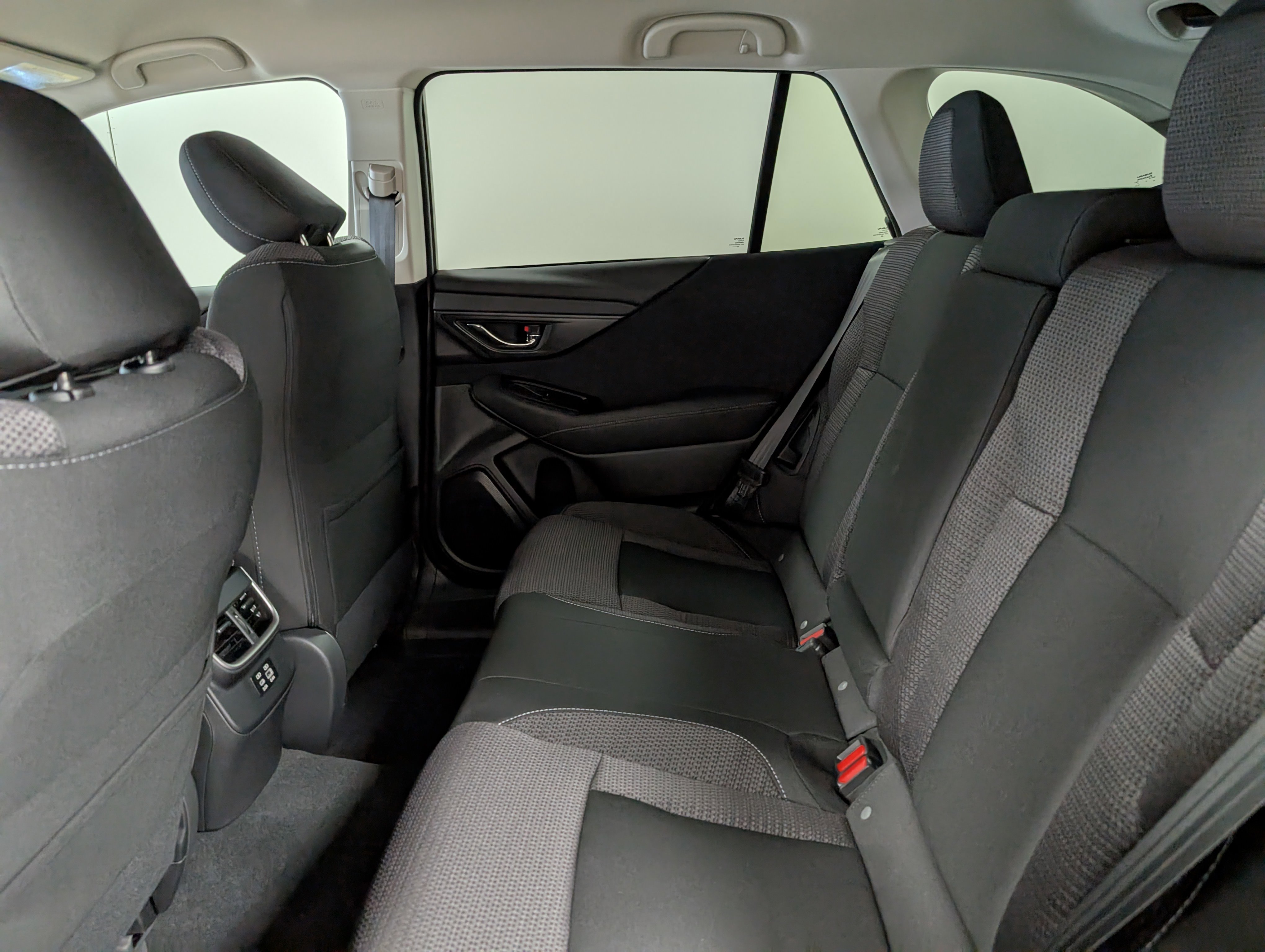 2025 Subaru Outback Premium photo 2