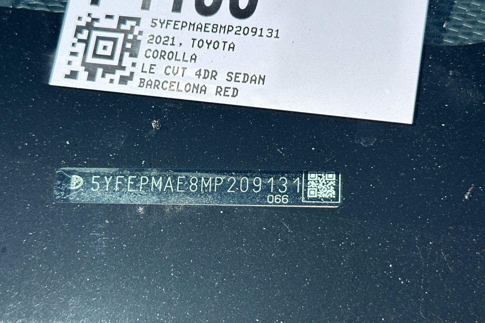 2021 Toyota Corolla LE photo 2