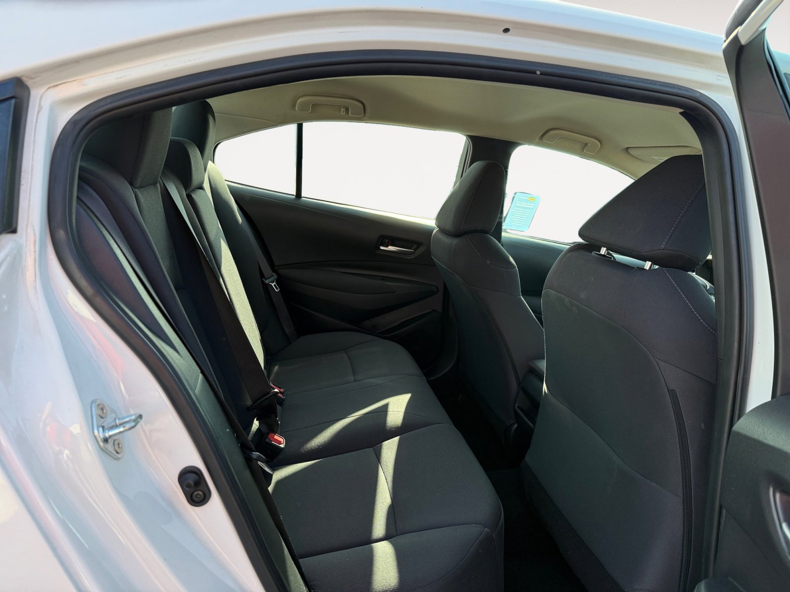 2021 Toyota Corolla LE photo 17