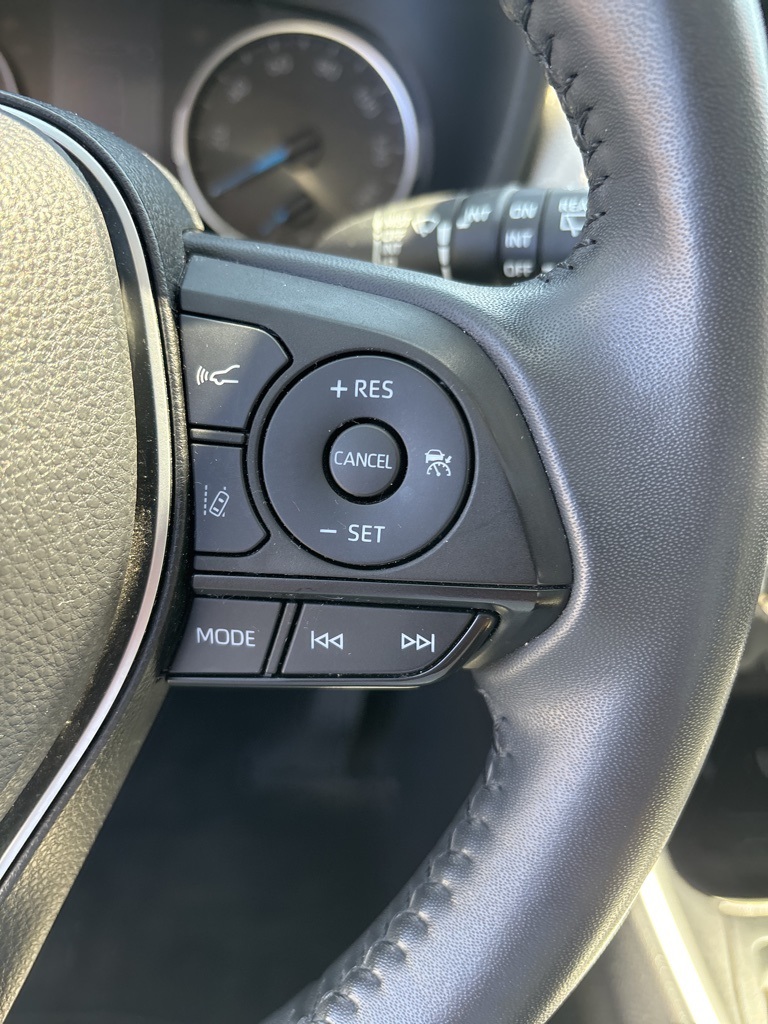 2022 Toyota RAV4 Hybrid XLE Premium photo 21