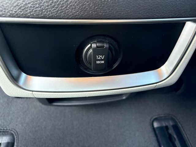 2023 Kia Carnival LX photo 24