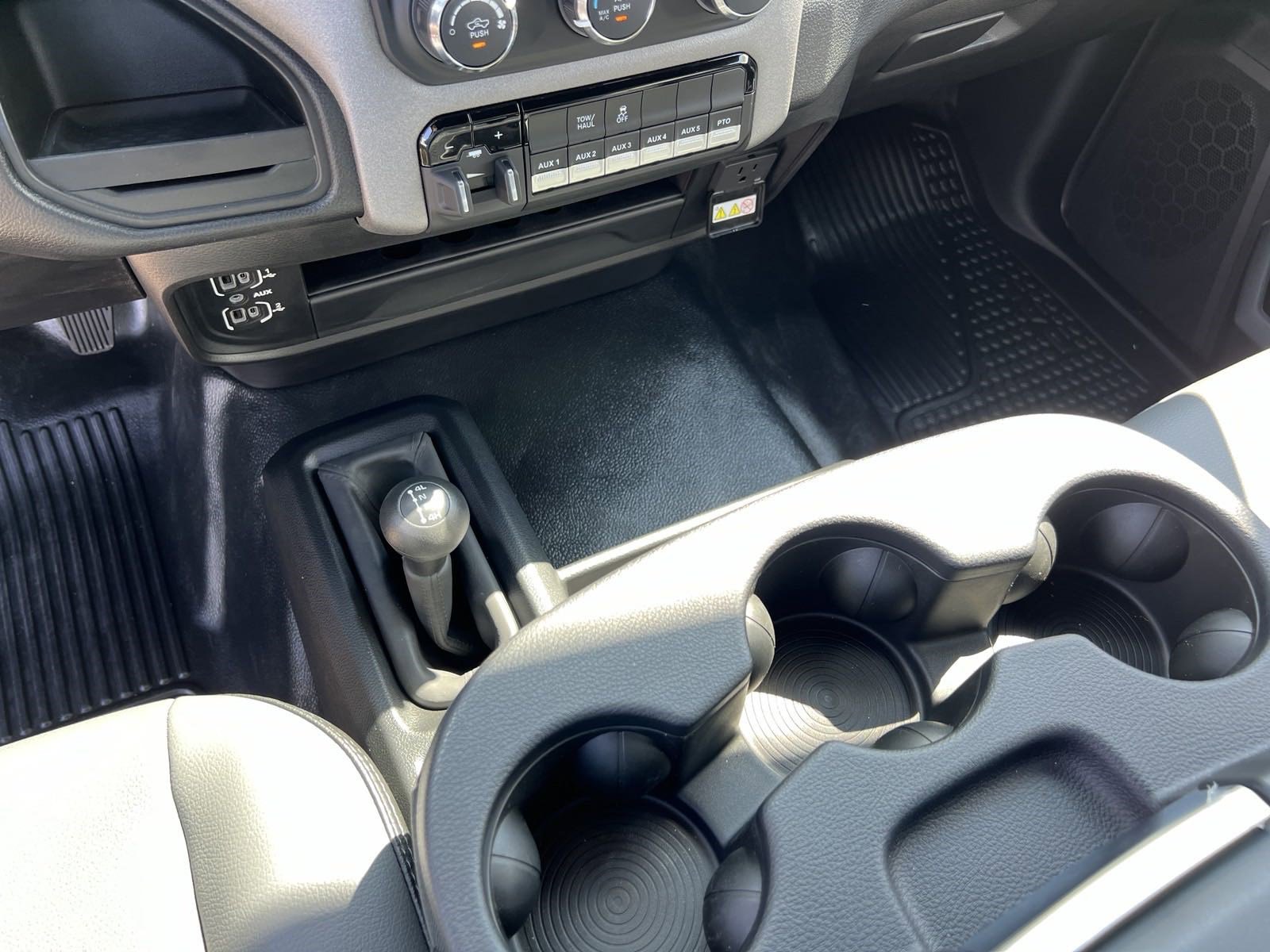 2024 Ram 3500 Tradesman photo 21