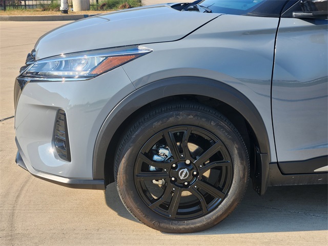 2024 Nissan Kicks SR photo 6