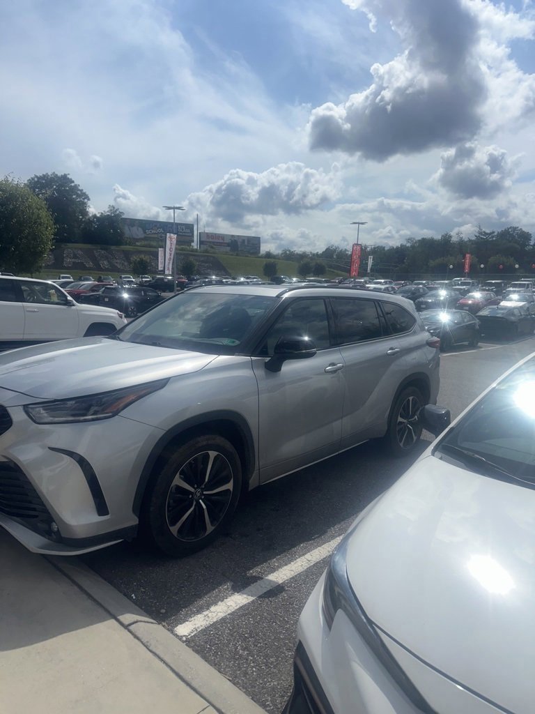 2022 Toyota Highlander XSE photo 3