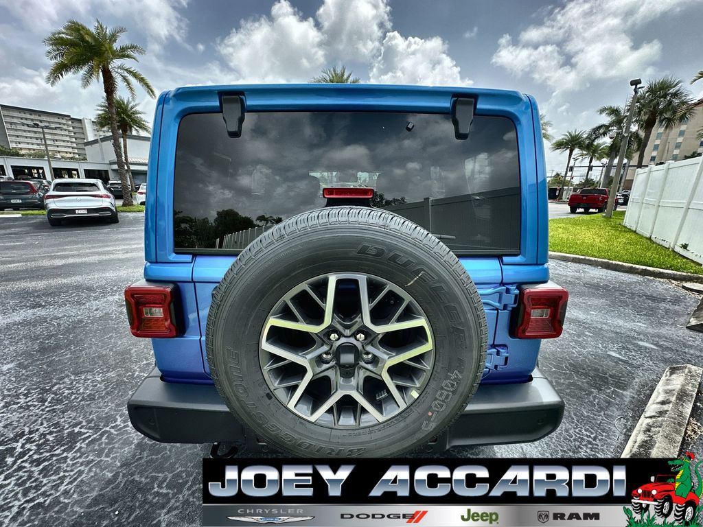 2025 Jeep Wrangler Sahara photo 7
