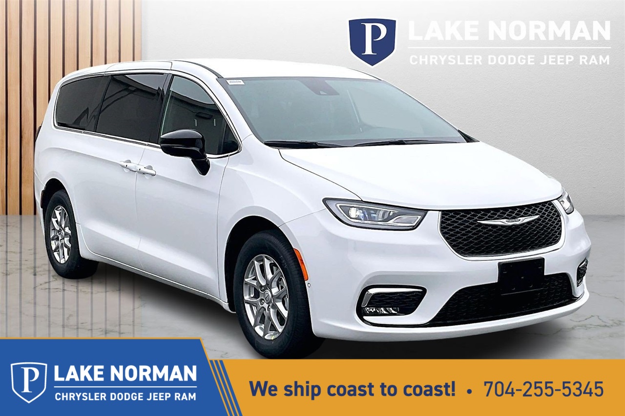 2026 Chrysler Pacifica Select's photo