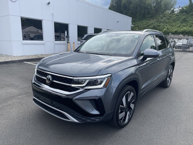 2024 Volkswagen Taos SEL photo 3