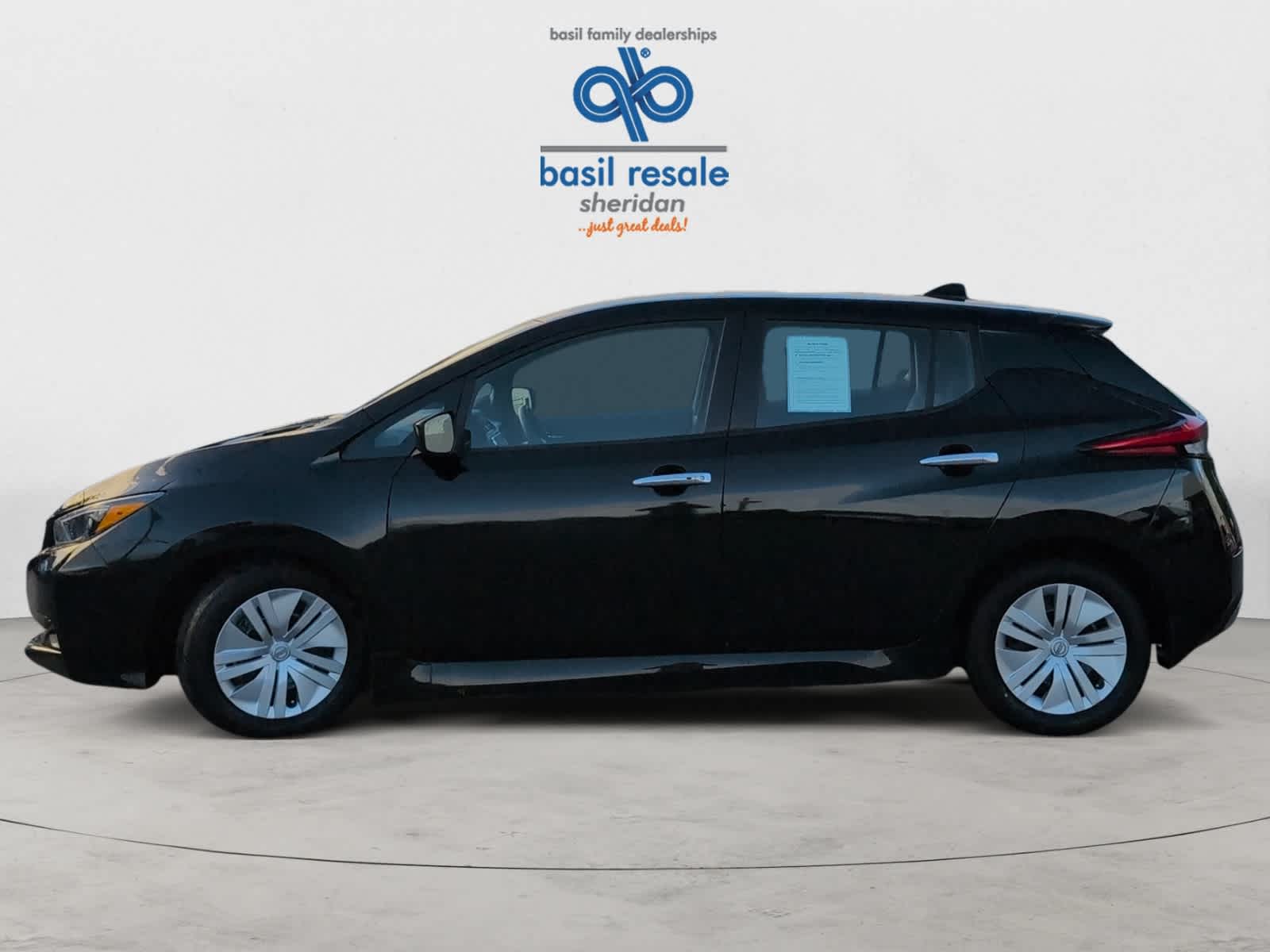 2024 Nissan Leaf S photo 3