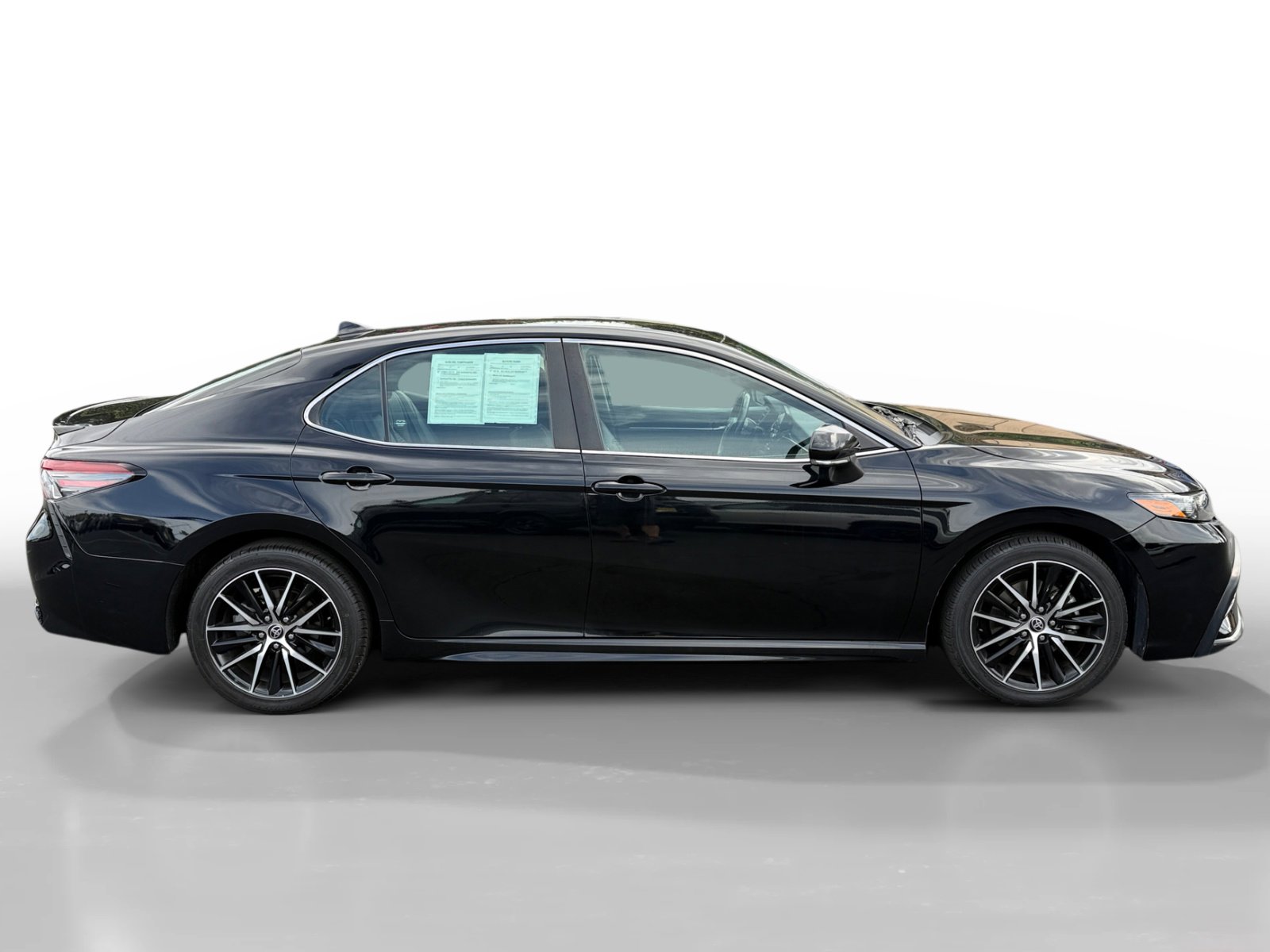 2022 Toyota Camry SE photo 6