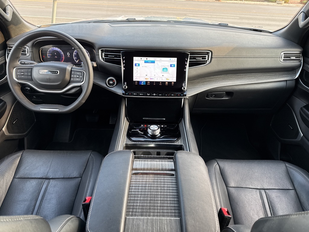 2023 Jeep Wagoneer L Series II photo 21