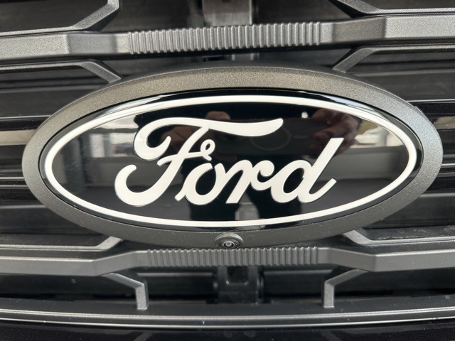 2025 Ford F-150 XLT photo 2