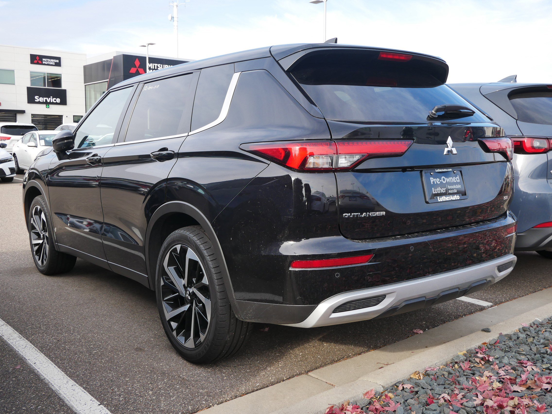 2024 Mitsubishi Outlander SE photo 4