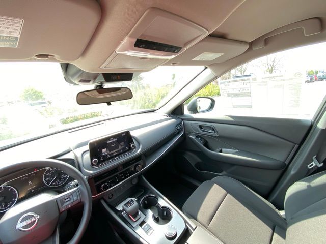 2026 Nissan Rogue S photo 9