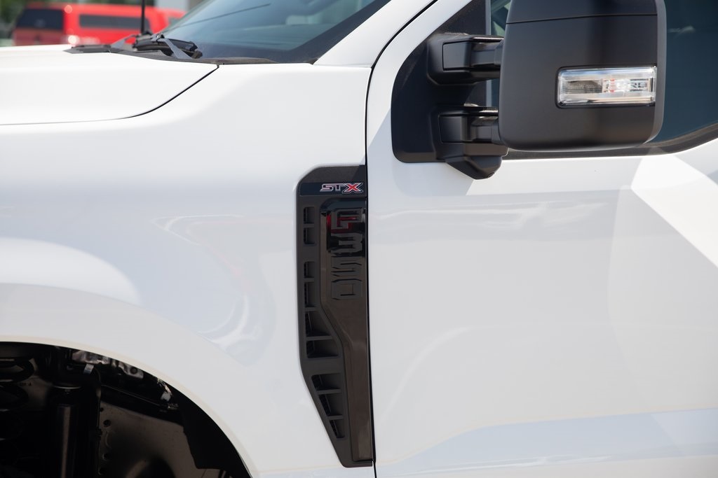2025 Ford F-350 XL photo 4