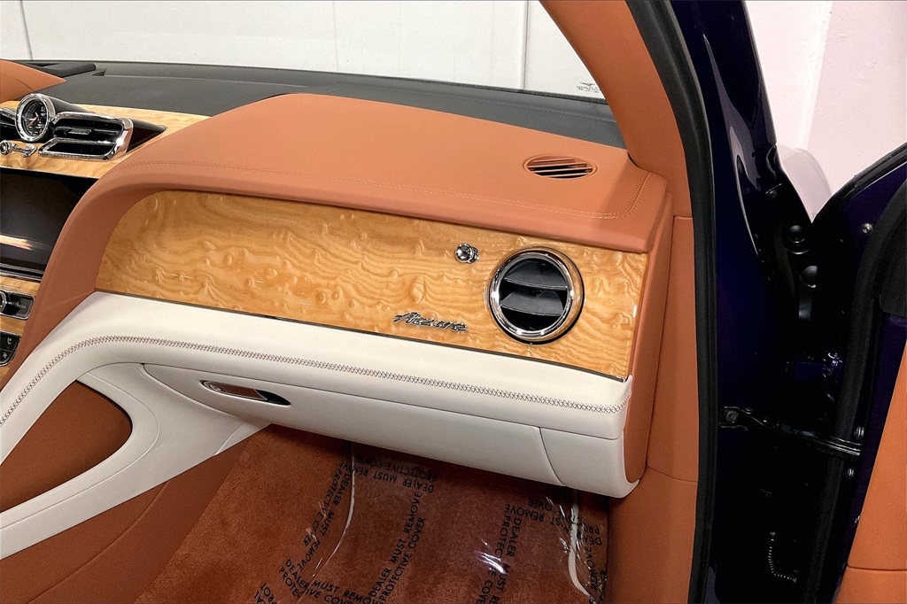 2024 Bentley Bentayga Azure photo 13