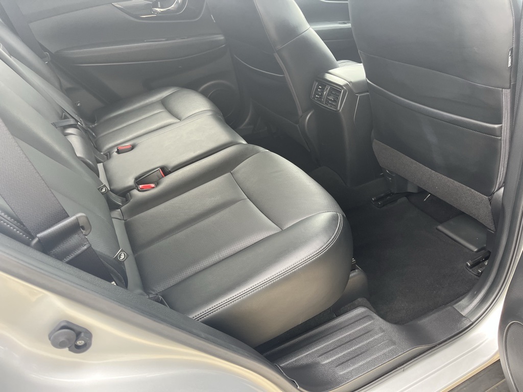 2018 Nissan Rogue SL photo 12