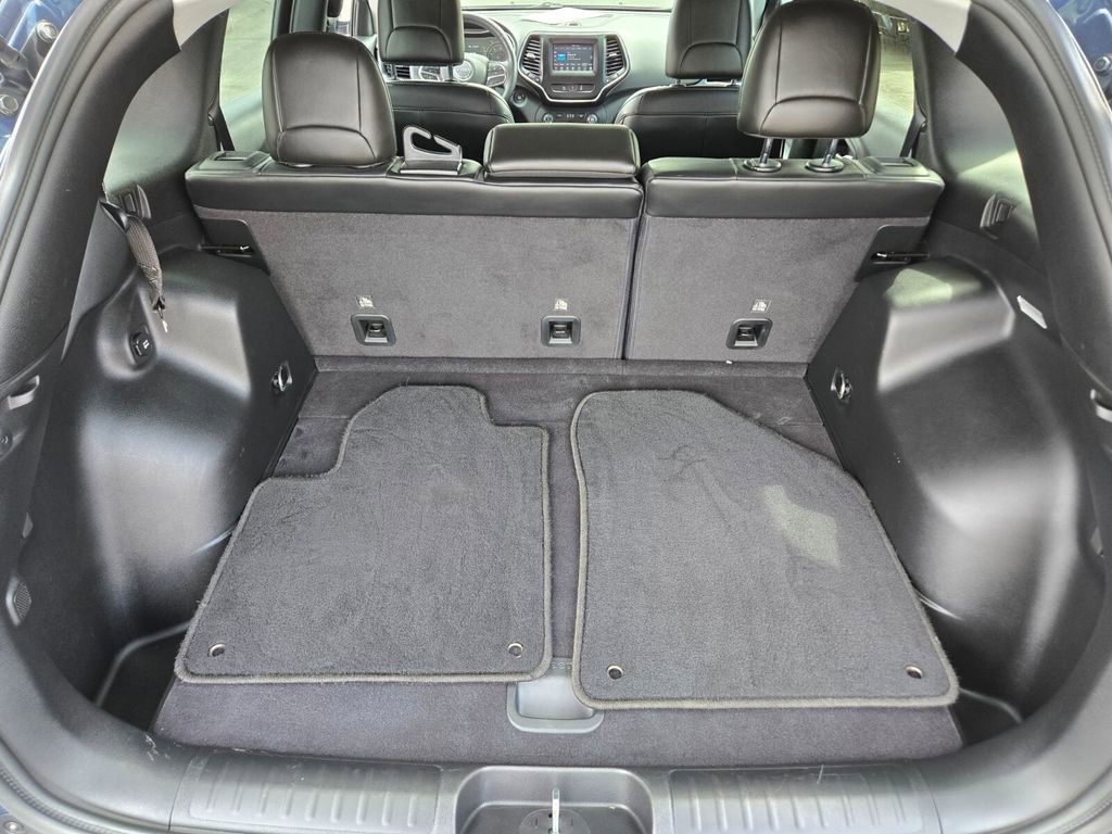 2021 Jeep Cherokee Latitude Lux photo 10