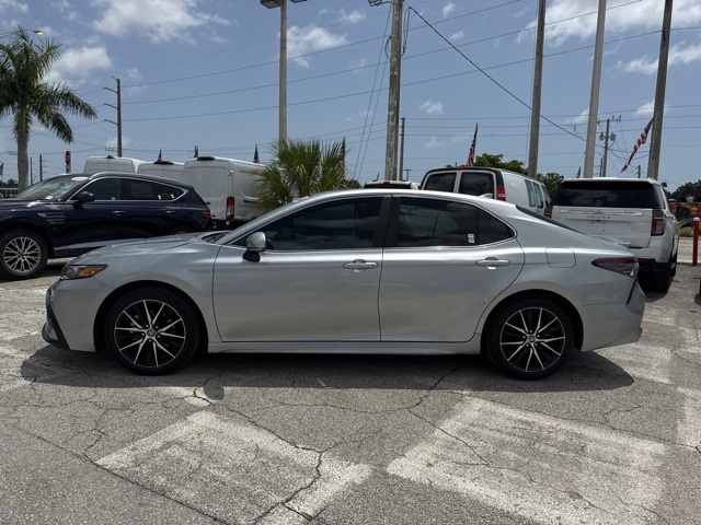 2024 Toyota Camry SE photo 11