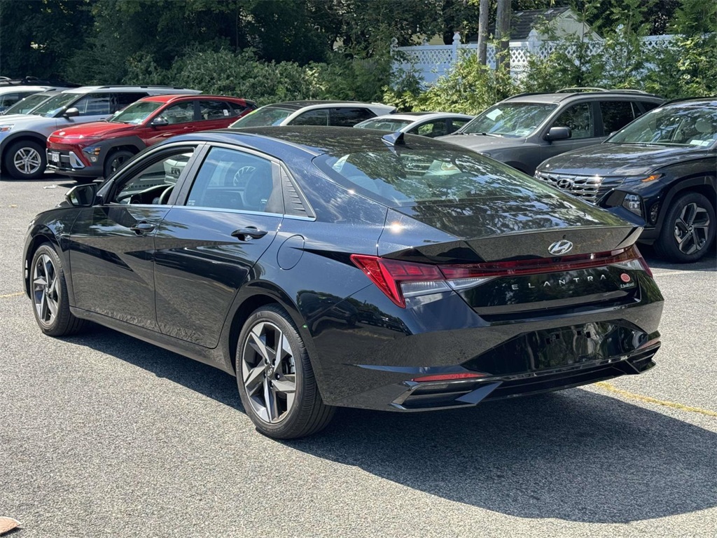 2023 Hyundai Elantra Limited photo 4