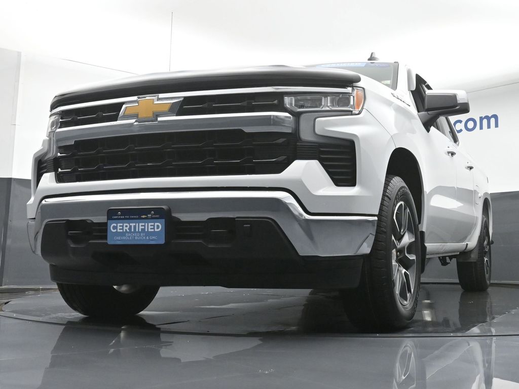 2024 Chevrolet Silverado 1500 LT photo 4