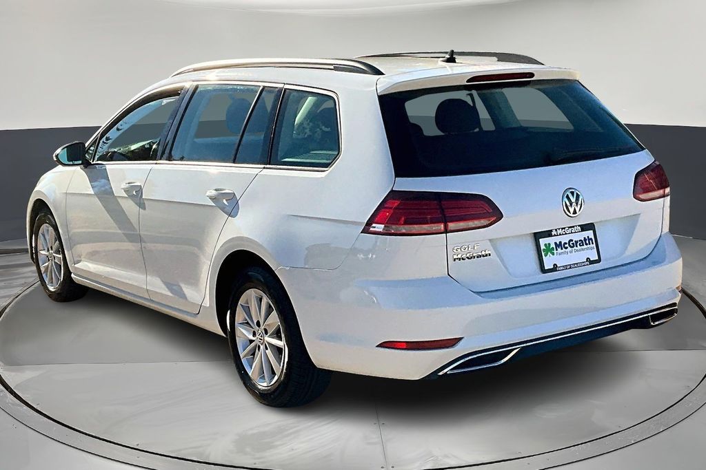 2019 Volkswagen Golf SportWagen S photo 3