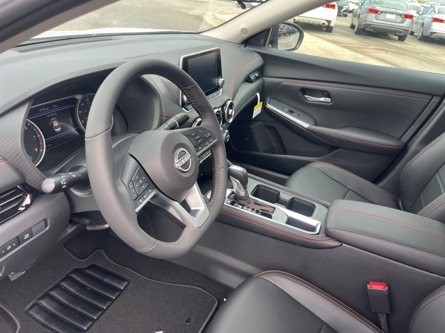 2025 Nissan Sentra SR Midnight Edition photo 9