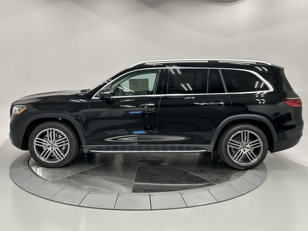 2026 Mercedes Benz GLS 450 4MATIC photo 4