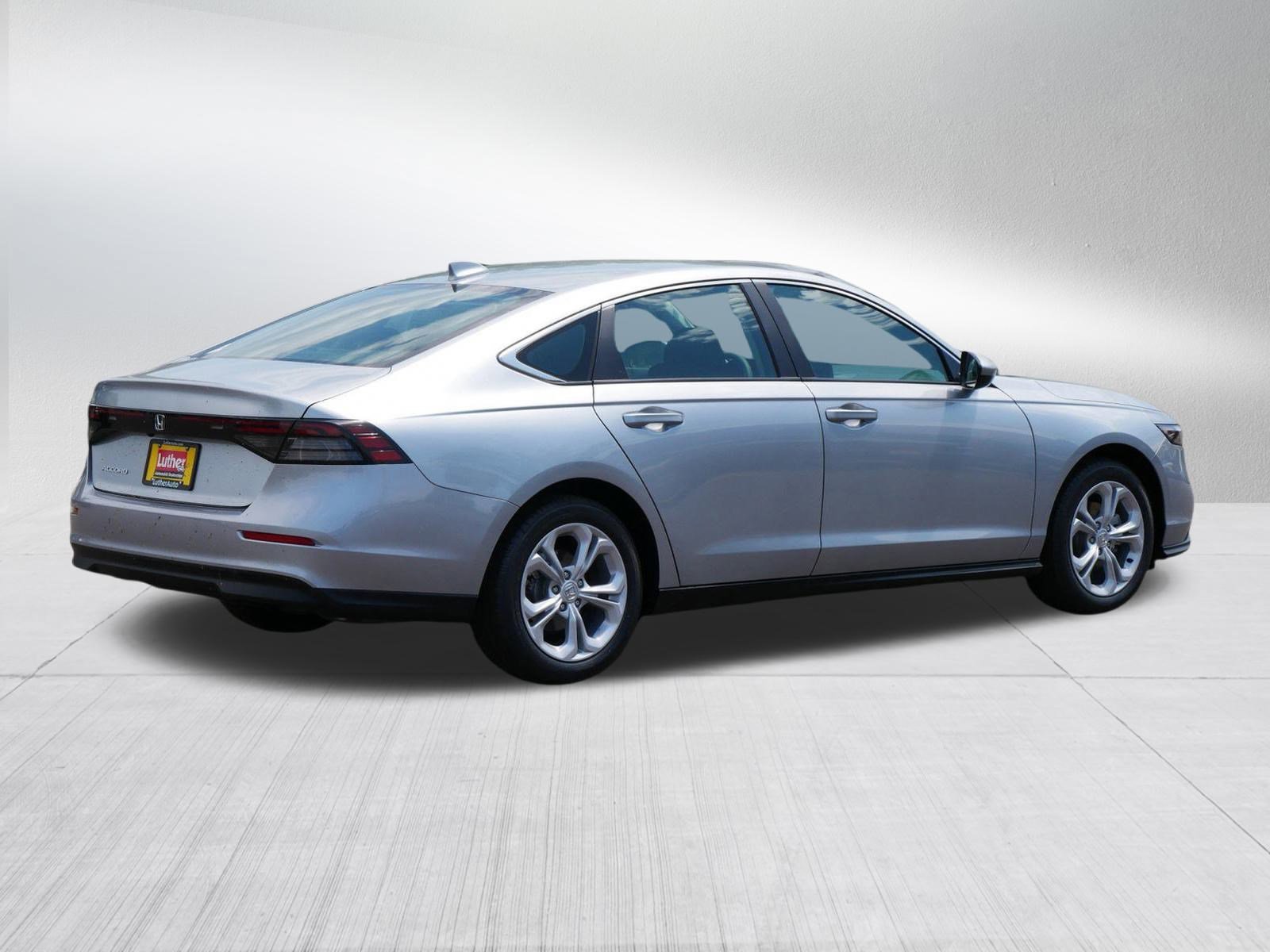 2025 Honda Accord LX photo 7