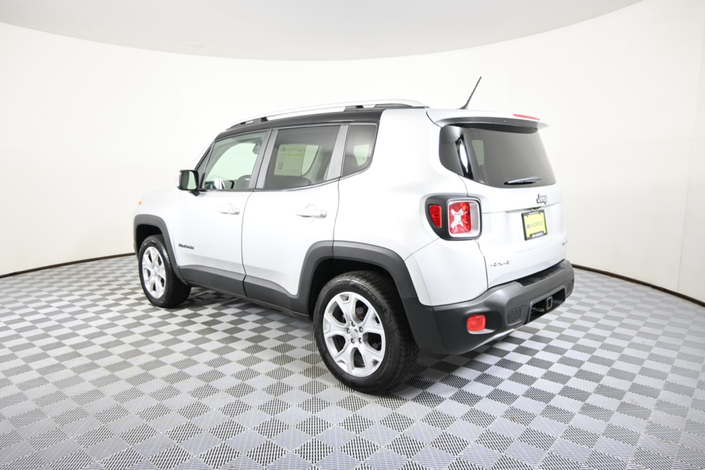 2017 Jeep Renegade Limited photo 3