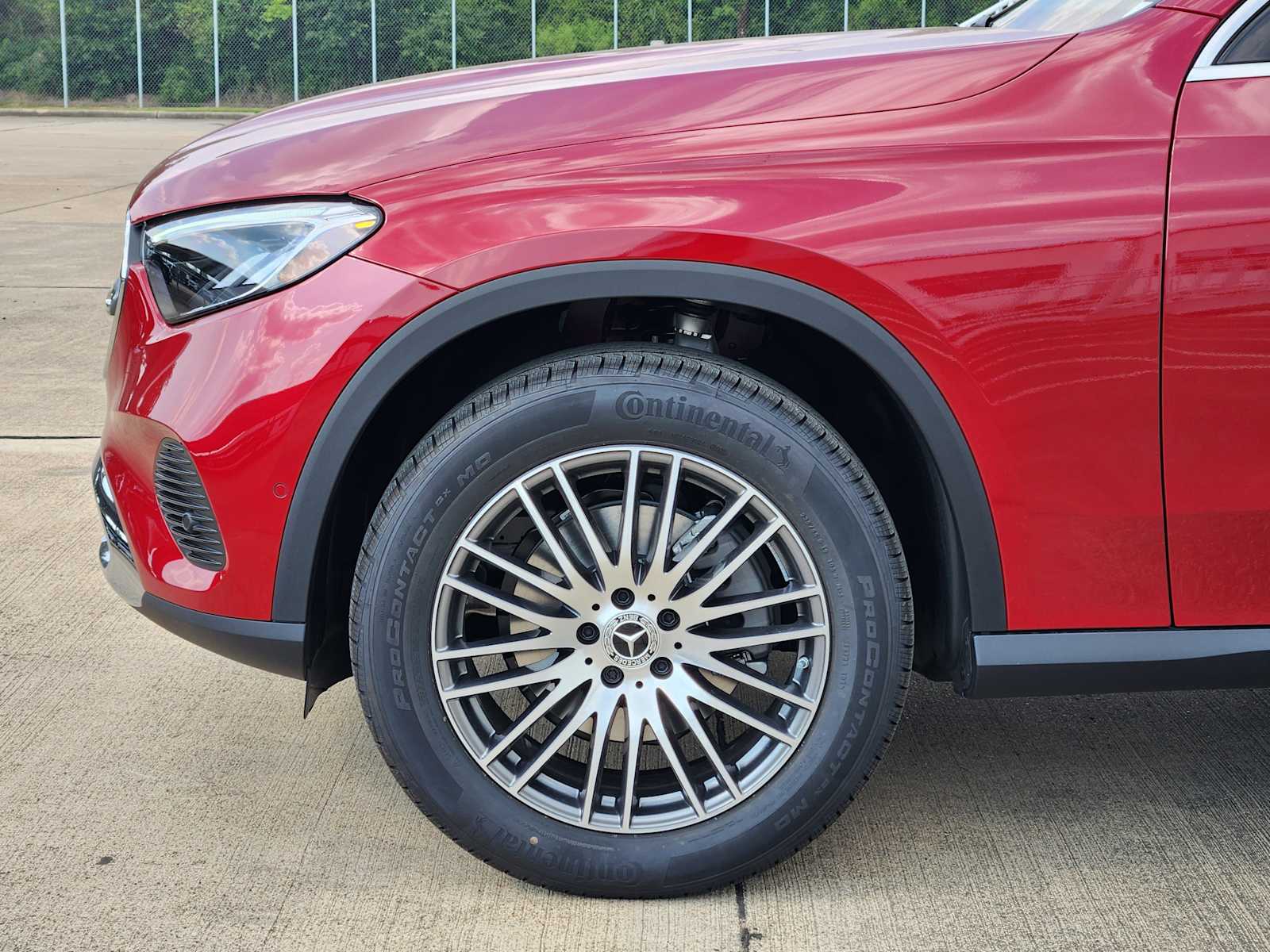 2026 Mercedes Benz GLC 300 photo 4