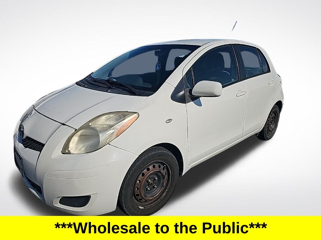 2010 Toyota Yaris Base's photo