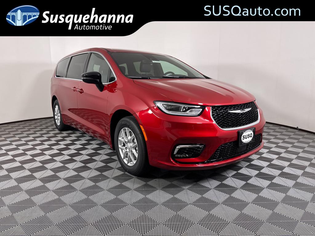 2026 Chrysler Pacifica Select's photo