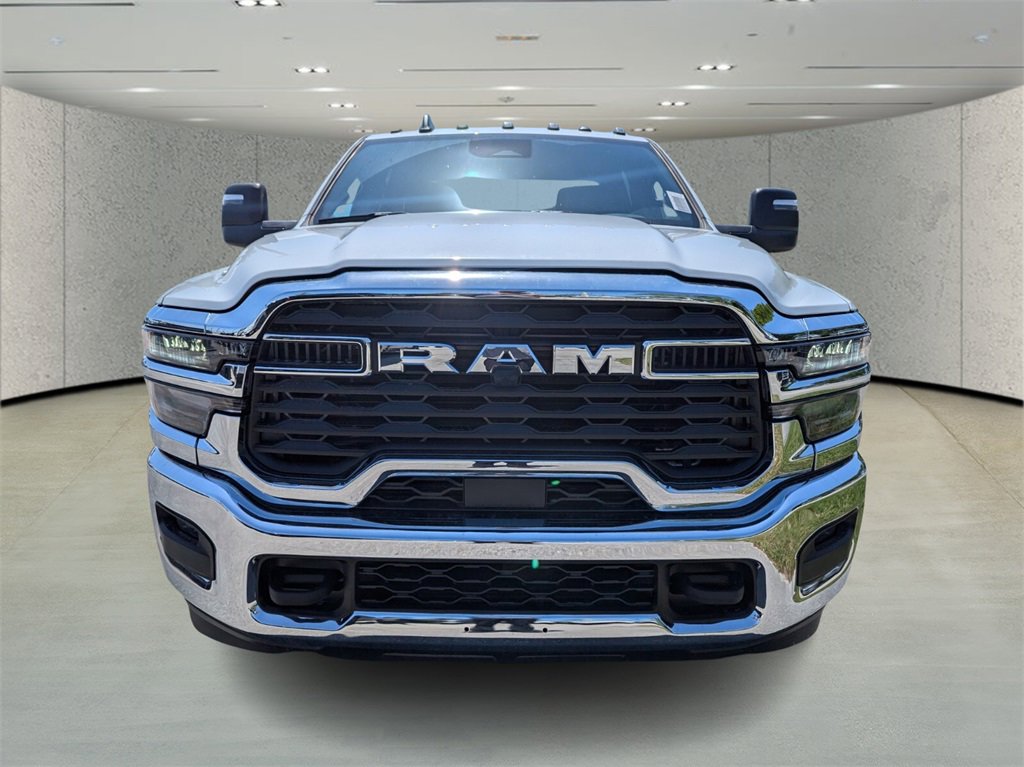 2025 Ram 3500 Tradesman photo 2