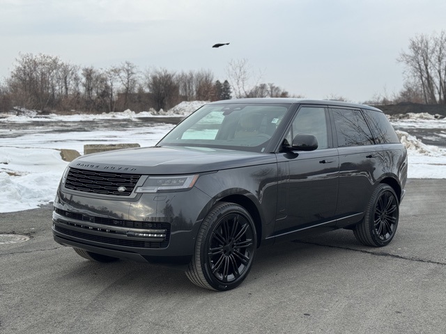 2026 Land Rover Range Rover SE's photo
