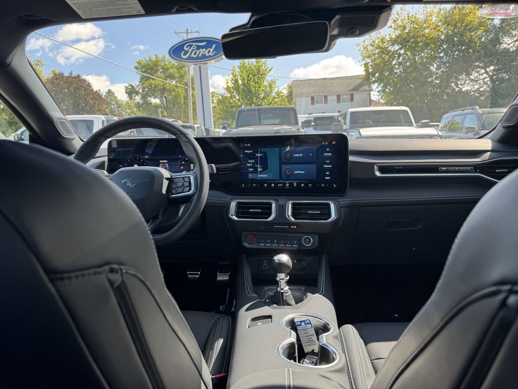 2025 Ford Mustang GT Premium photo 17