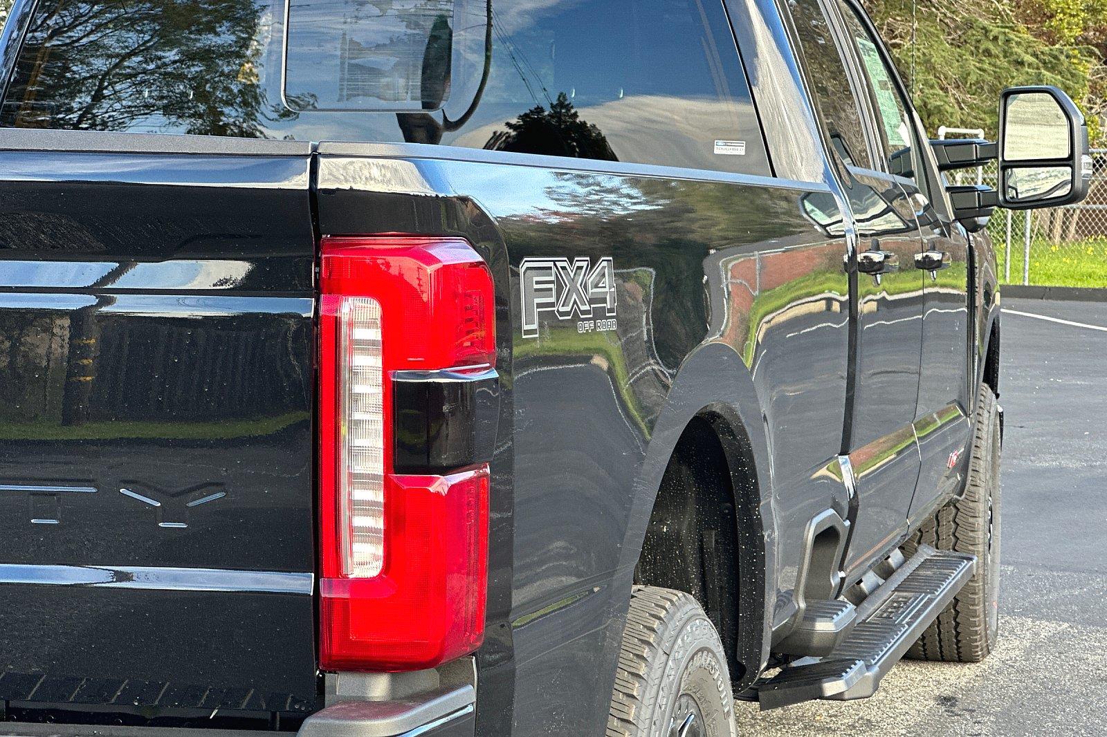 2024 Ford F-350 Lariat photo 23