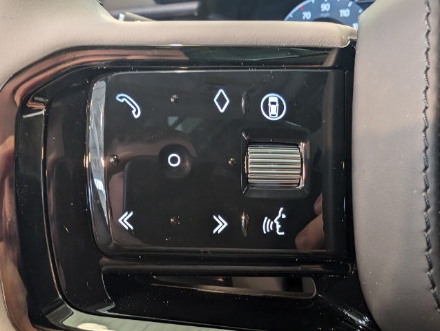 2025 Land Rover Range Rover Velar S photo 14