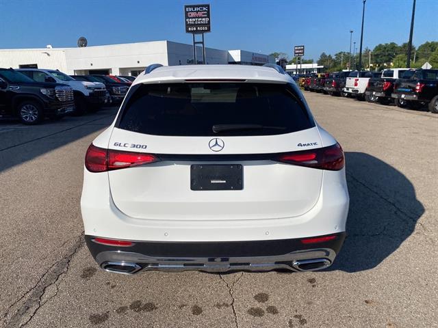 2025 Mercedes Benz GLC 300 4MATIC photo 2