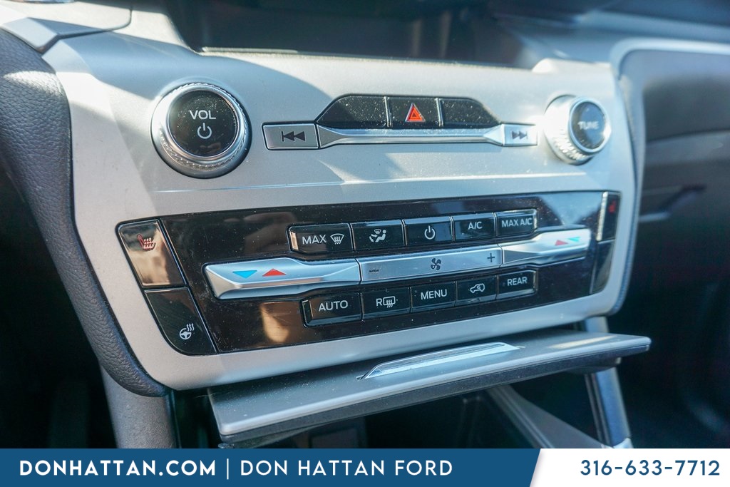 2022 Ford Explorer XLT photo 8
